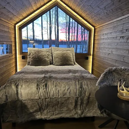 Arctic Circle 1 *